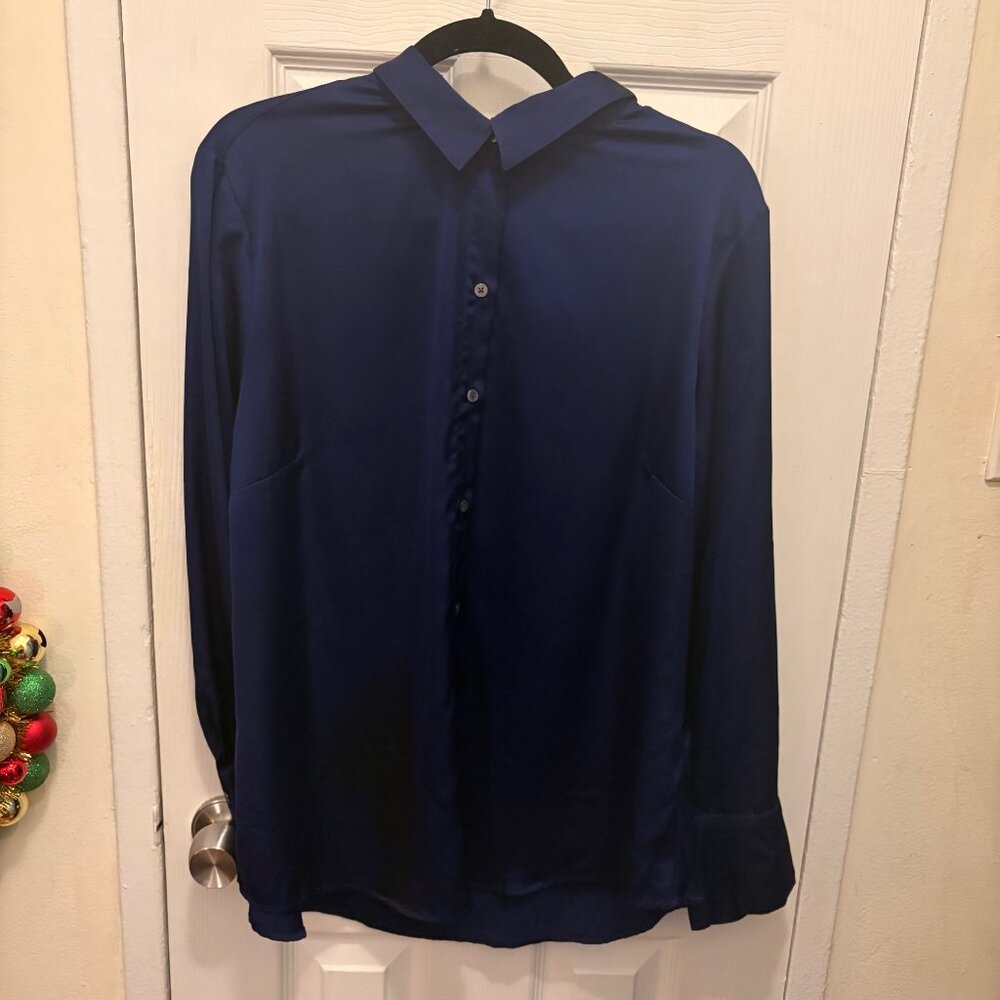 Banana Republic Women’s Classic Fit Button-Down Shirt Size XL – Royal Blue